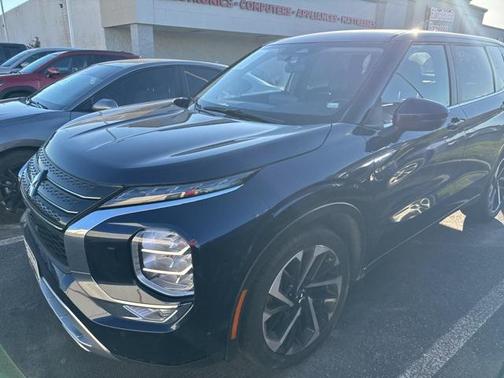 2024 Mitsubishi Outlander SE Black Edition w/Pano Roof S-AWC