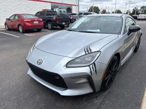 2024 Toyota GR86 Premium