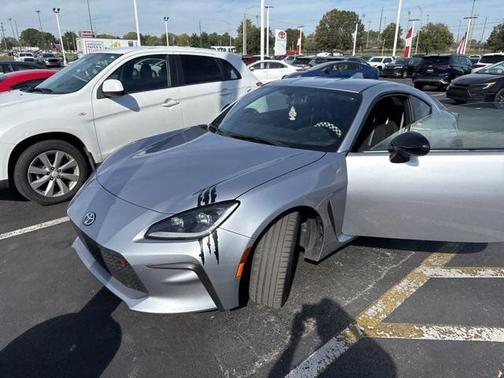 2024 Toyota GR86 Premium