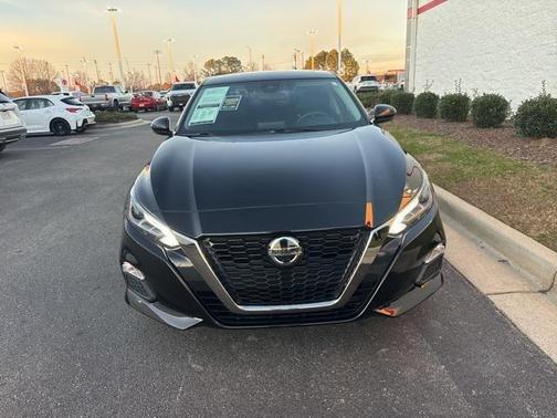 2020 Nissan Altima SR FWD