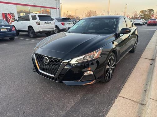 2020 Nissan Altima SR FWD