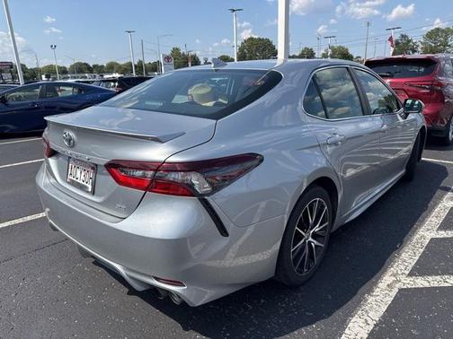 2022 Toyota Camry SE
