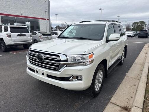 2018 Toyota Land Cruiser Base