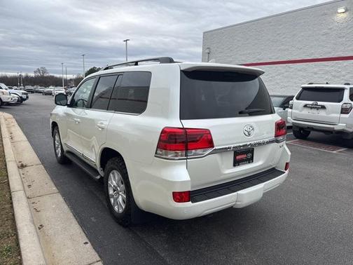 2018 Toyota Land Cruiser Base