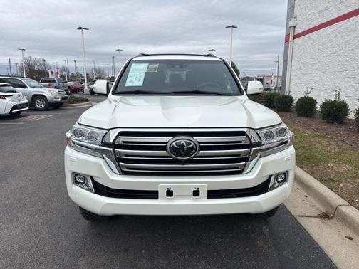 2018 Toyota Land Cruiser Base