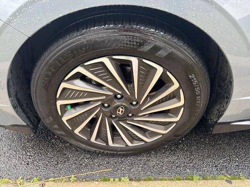 2025 Hyundai SONATA Hybrid SE