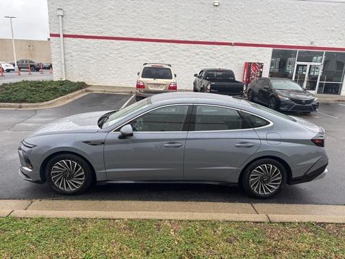 2025 Hyundai SONATA Hybrid SE