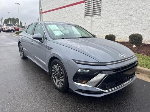 2025 Hyundai SONATA Hybrid SE