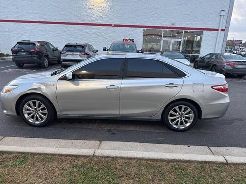 2017 Toyota Camry Hybrid XLE