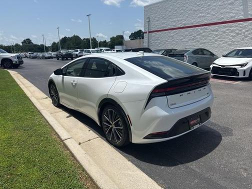 2024 Toyota Prius XLE