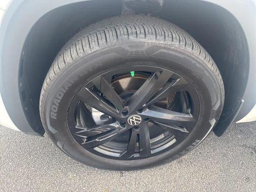 2025 Volkswagen Atlas Cross Sport 2.0T SEL