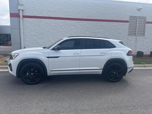 2025 Volkswagen Atlas Cross Sport 2.0T SEL