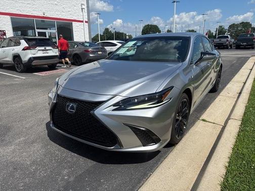 2022 Lexus ES 300h F SPORT
