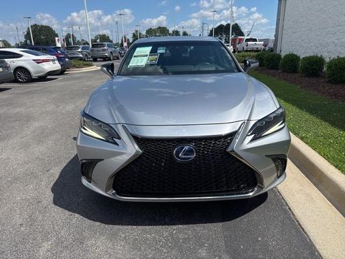 2022 Lexus ES 300h F SPORT