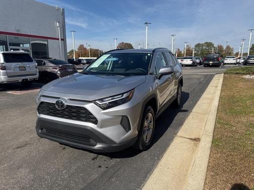 2023 Toyota RAV4 XLE
