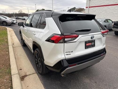 2024 Toyota RAV4 Hybrid SE