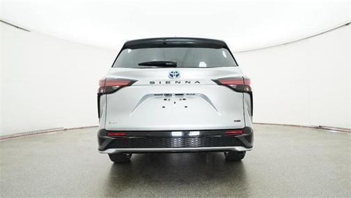 2025 Toyota Sienna XSE 7 Passenger