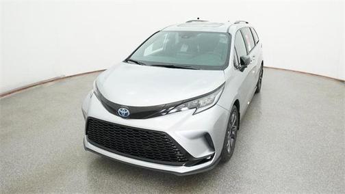2025 Toyota Sienna XSE 7 Passenger