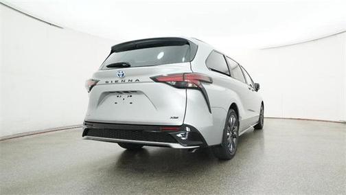 2025 Toyota Sienna XSE 7 Passenger