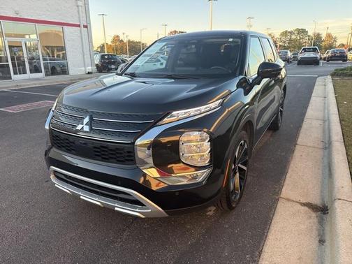 2024 Mitsubishi Outlander SE Black Edition w/Pano Roof S-AWC