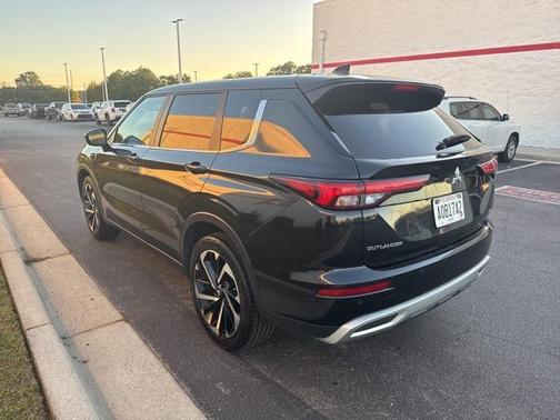 2024 Mitsubishi Outlander SE Black Edition w/Pano Roof S-AWC