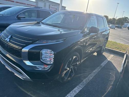 2024 Mitsubishi Outlander SE Black Edition w/Pano Roof S-AWC