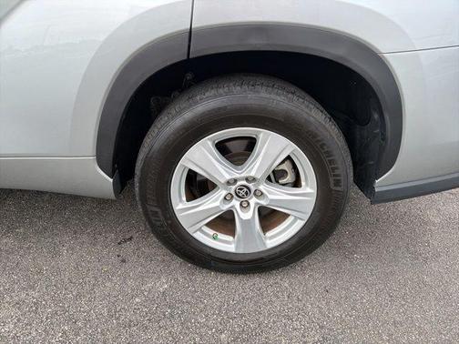 Celestial Silver Metallic 2023 Toyota Highlander LE