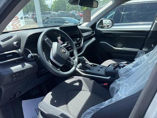 Celestial Silver Metallic 2023 Toyota Highlander LE