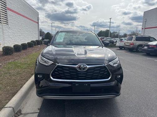 2022 Toyota Highlander Platinum