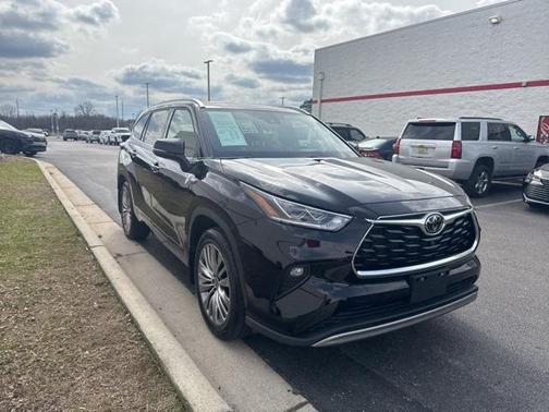 2022 Toyota Highlander Platinum