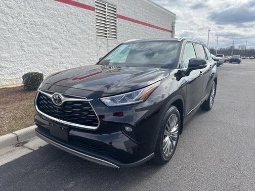 2022 Toyota Highlander Platinum