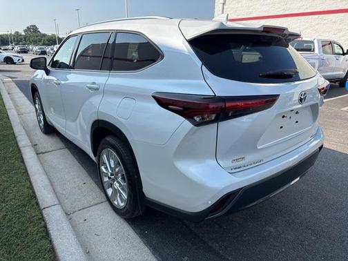 2024 Toyota Highlander Hybrid Limited