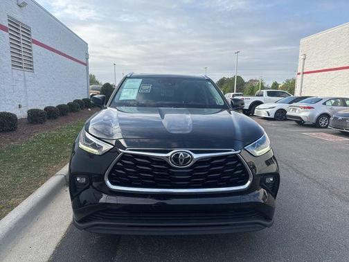 Midnight Black Metallic 2021 Toyota Highlander Limited