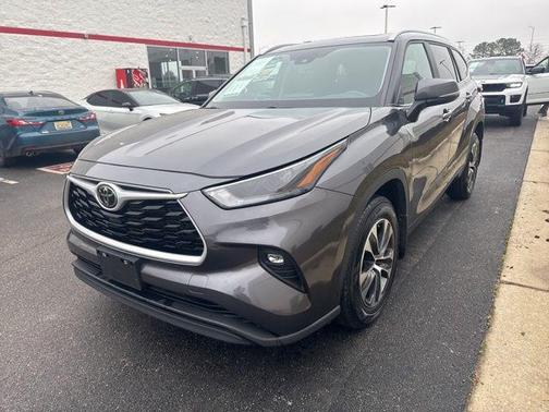 2024 Toyota Highlander XLE