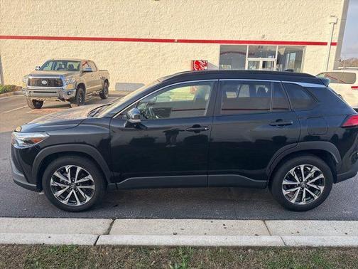 2024 Toyota Corolla Cross XLE