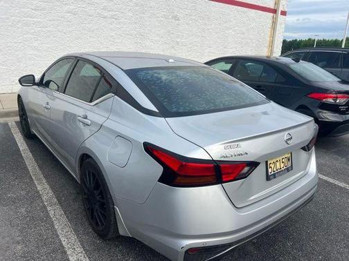 Brilliant Silver Metallic 2020 Nissan Altima SR FWD