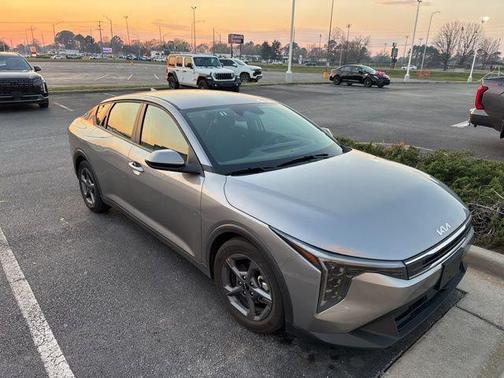 2025 Kia K4 LXS