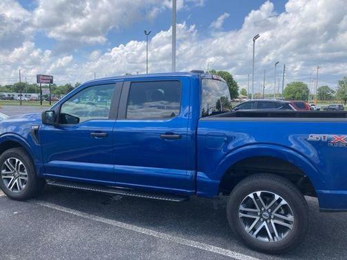 ATLAS BLUE METALLIC 2022 Ford F-150 XL