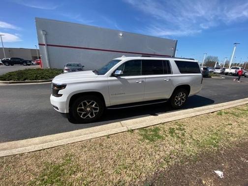 Photo 2 of 41 of 2018 Chevrolet Suburban Premier