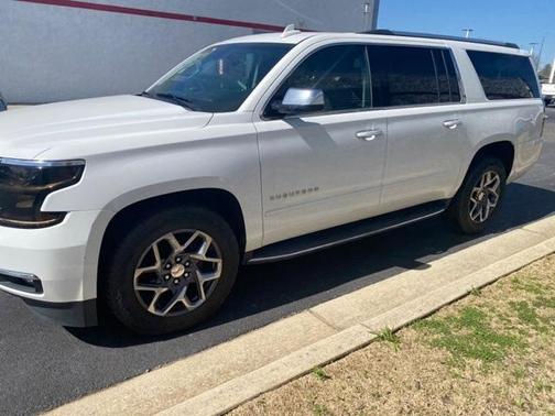 Photo 5 of 41 of 2018 Chevrolet Suburban Premier