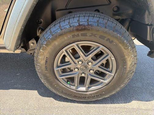 Granite Crystal Metallic Clearcoat 2025 Jeep Wrangler Sport S