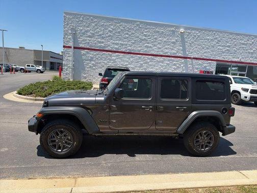 Granite Crystal Metallic Clearcoat 2025 Jeep Wrangler Sport S