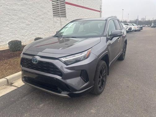 2024 Toyota RAV4 Hybrid SE