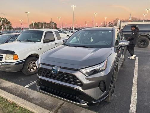 2024 Toyota RAV4 Hybrid SE