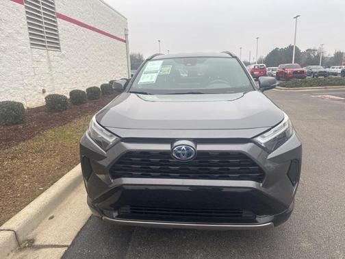 2024 Toyota RAV4 Hybrid SE