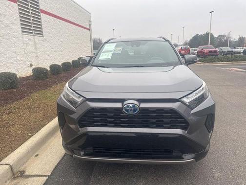 2024 Toyota RAV4 Hybrid SE
