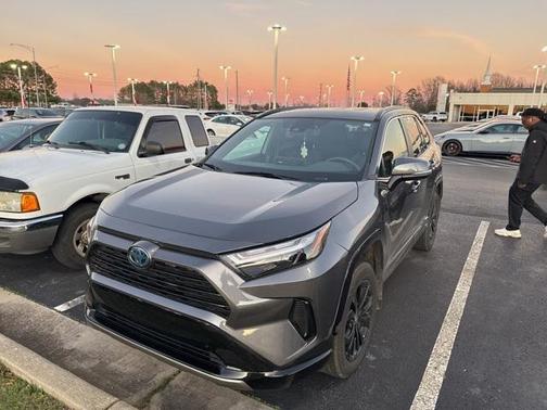 2024 Toyota RAV4 Hybrid SE