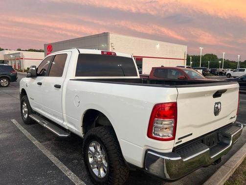 Bright White Clearcoat 2024 RAM 2500 Big Horn Crew Cab 4x4 6'4' Box