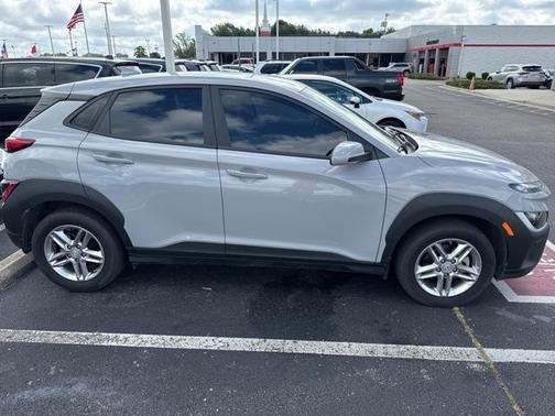 2022 Hyundai KONA SE