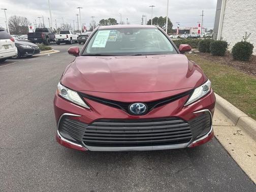 2022 Toyota Camry Hybrid XLE